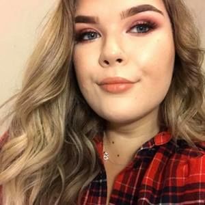 Meet your Posher, Danira